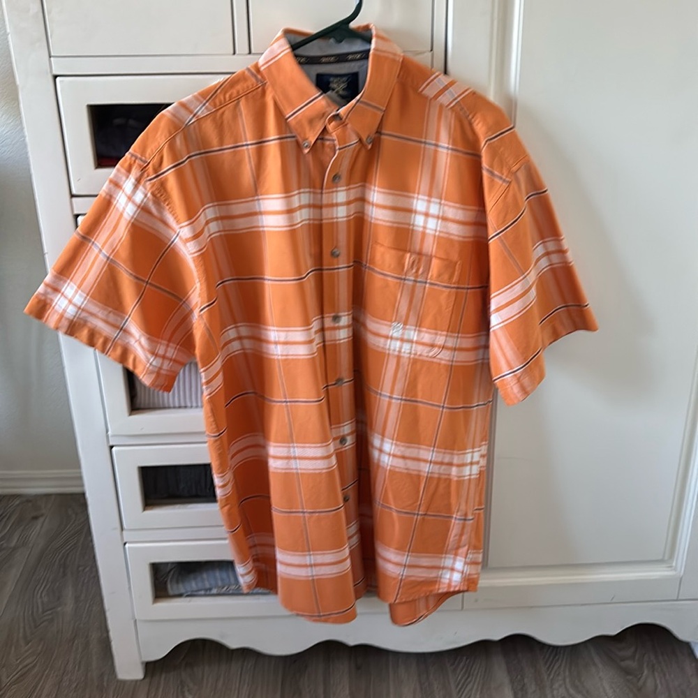 Men’s short sleeve button up shirt